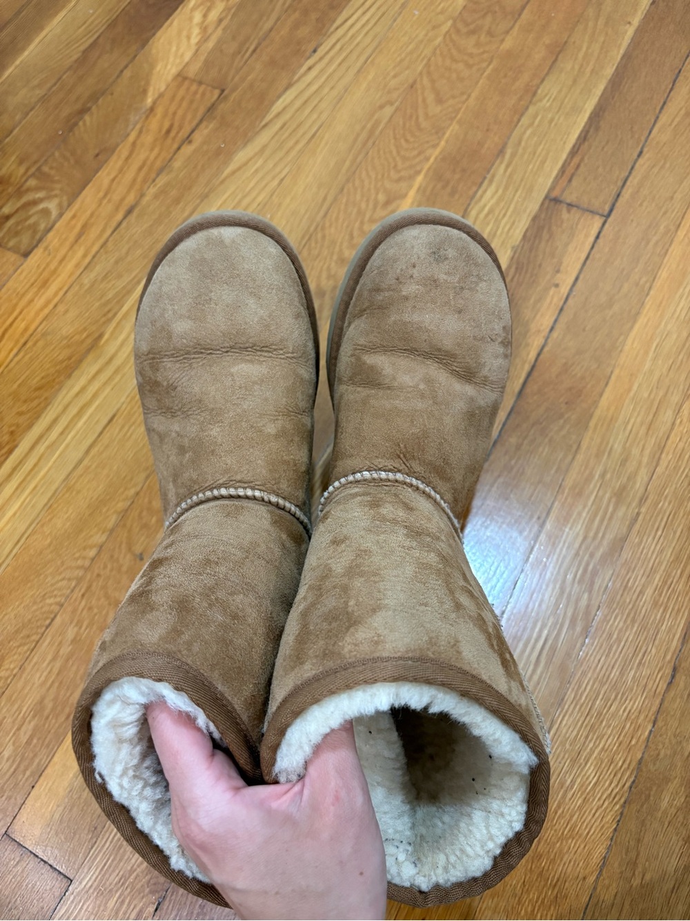 UGG Classic Short Boots - Picture 8 of 9